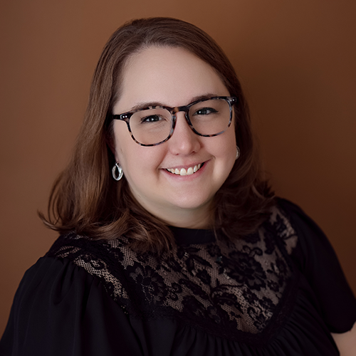 A portrait of the author LJ Claren